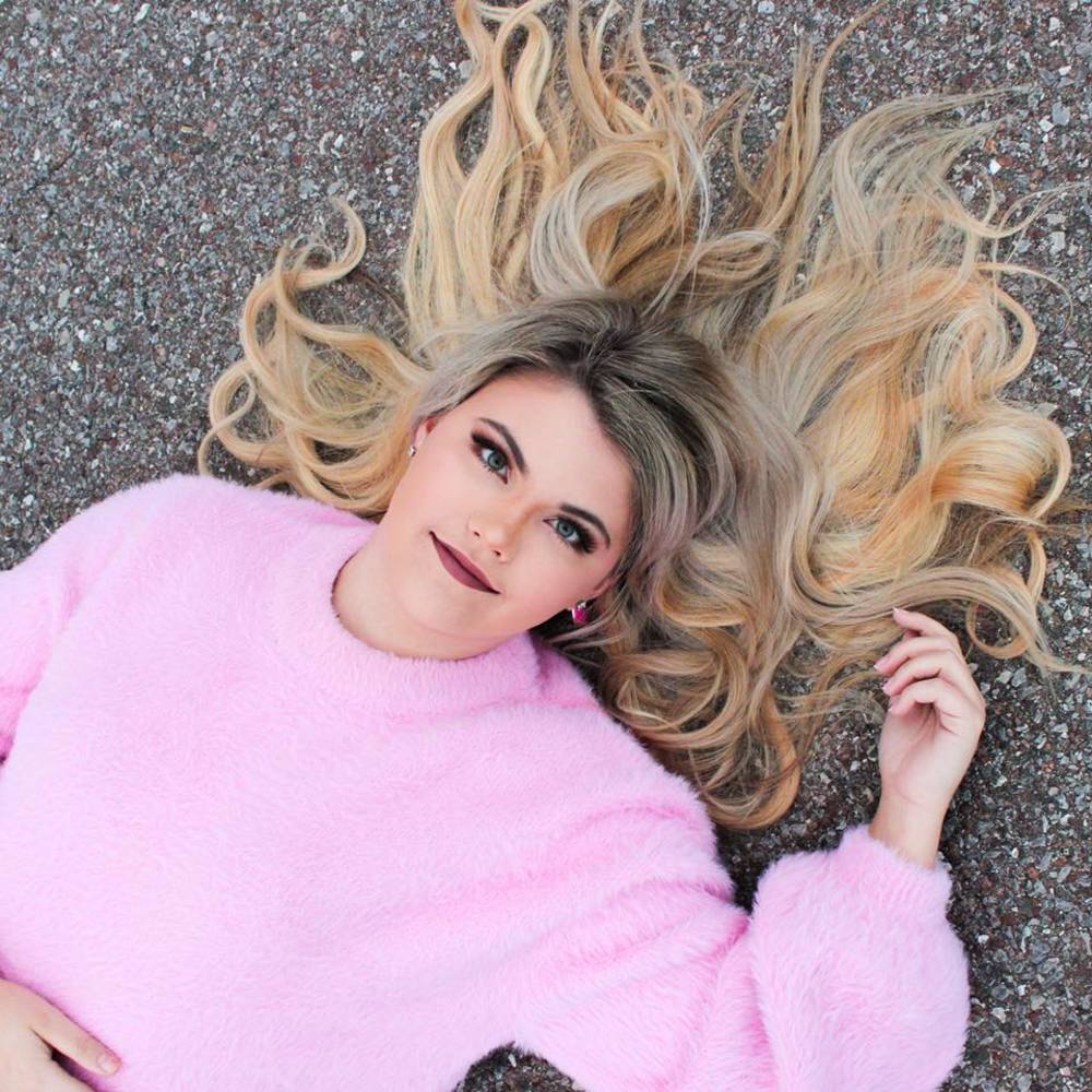 Meet your Posher, Abbey